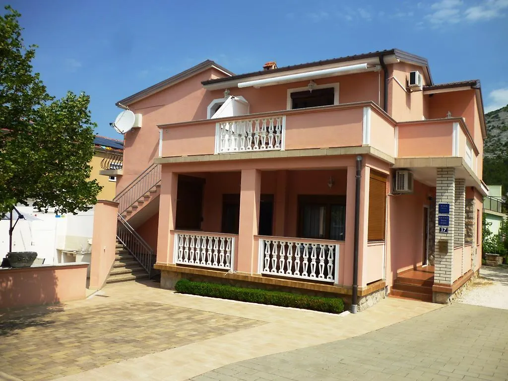 Apartments Pjer Starigrad Paklenica