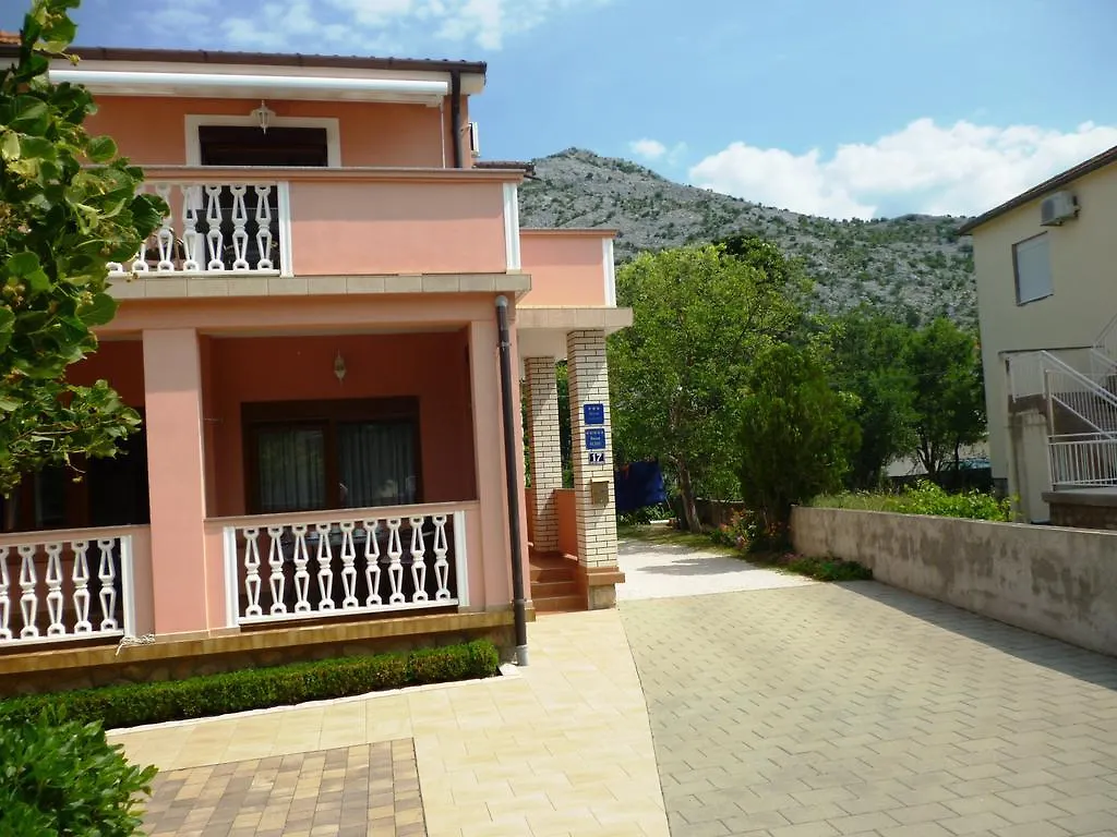Apartments Pjer Starigrad Paklenica 0*,