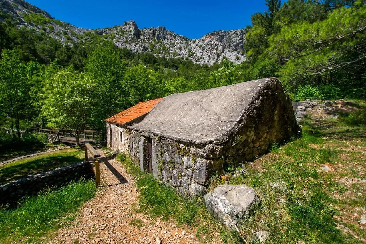 Apartments Pjer Starigrad Paklenica